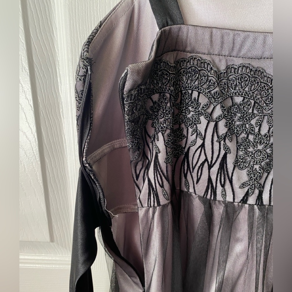 VINTAGE Kathy Roberts Black/Gray Embroidered Floral Tulle Metallic Party Dress 6 - Picture 4 of 11